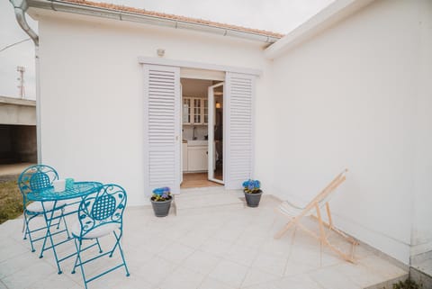 Patio, Balcony/Terrace, Seating area