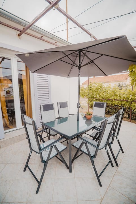 Patio, Day, Balcony/Terrace