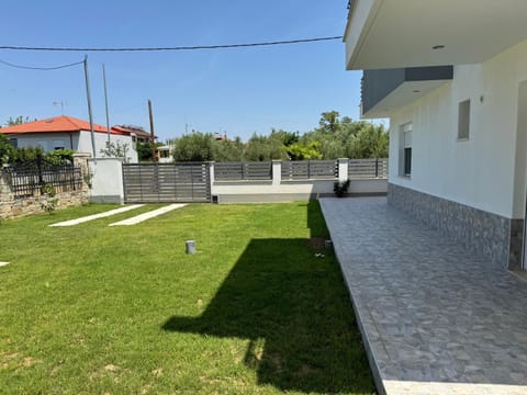 Adoniss apartmentss 1 House in Halkidiki