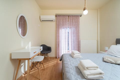 Bed, Bedroom, air conditioner