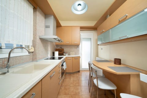 Kitchen or kitchenette, dishwasher, pet friendly, stove