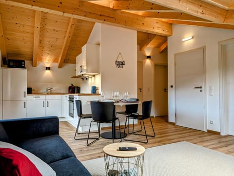 Kitchen or kitchenette, Living room, Seating area, Dining area