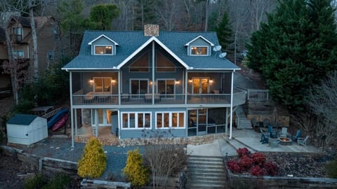 Jump Right In House in Blue Ridge Lake