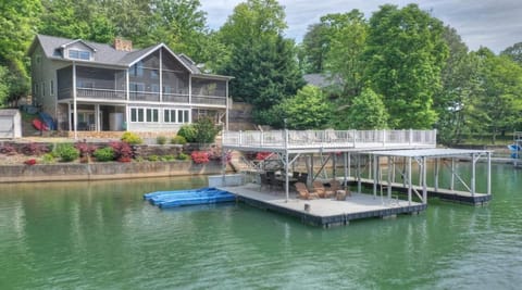 Jump Right In House in Blue Ridge Lake