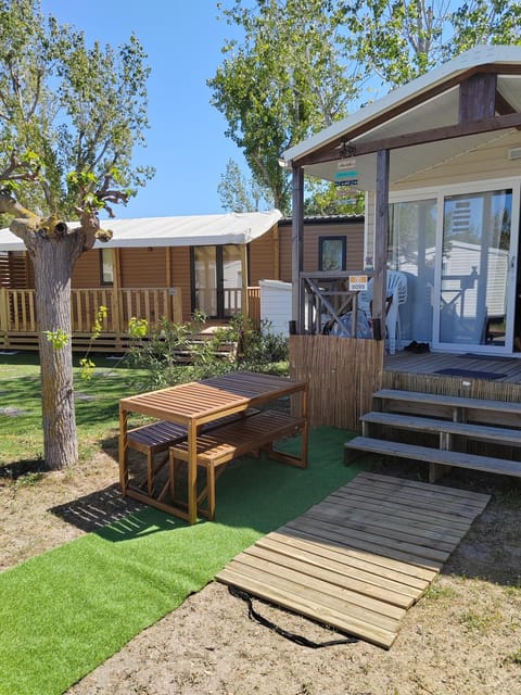 Patio, Spring, Garden, Dining area