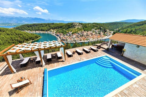 City view, Swimming pool