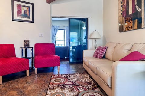 Pools and Pickleball! Dog-Friendly Home in Surprise House in Sun City Grand