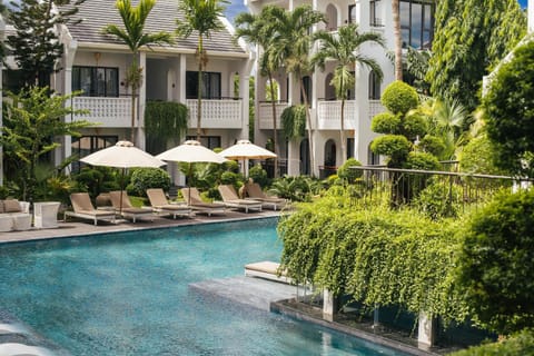 Garden, Garden view, Swimming pool, sunbed