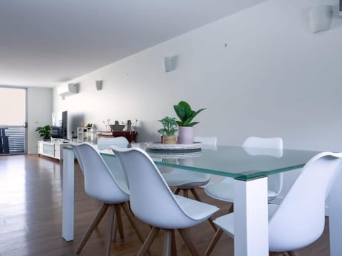 Gateway to The Gorge, Central with Free Parking Apartment in Launceston