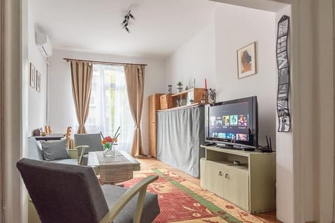 Centrally Located Vintage Flat Apartment in Sofia