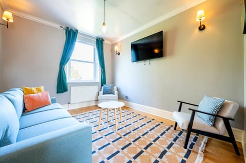 TV and multimedia, Living room, Seating area
