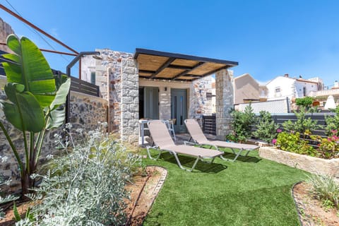 Property building, Patio, Spring, Day, Garden, Garden view