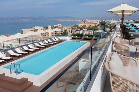 Balcony/Terrace, Pool view, Swimming pool