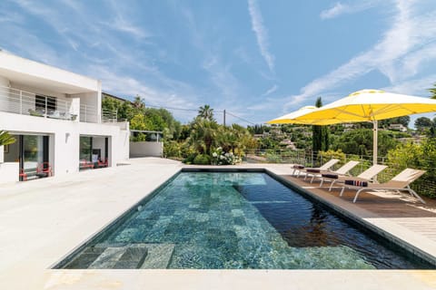 Patio, Pool view, Swimming pool, sunbed