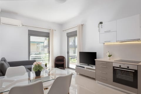 Communal lounge/ TV room, TV and multimedia, Living room