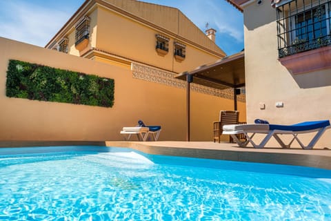 Patio, Pool view, Swimming pool, Swimming pool, sunbed