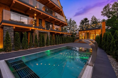 Sauna, Swimming pool