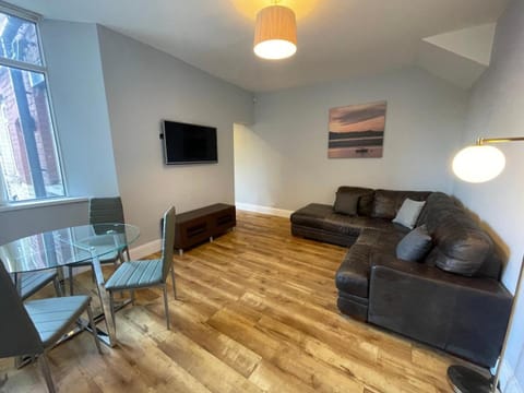 Delightful home in Manchester House in Manchester