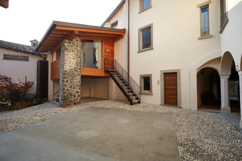 Palazzo Eleonora Bed and Breakfast in Province of Brescia