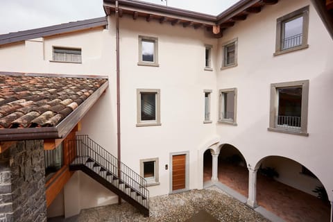 Palazzo Eleonora Bed and Breakfast in Province of Brescia