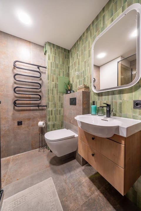 Shower, Toilet, Bathroom, Bath, towels