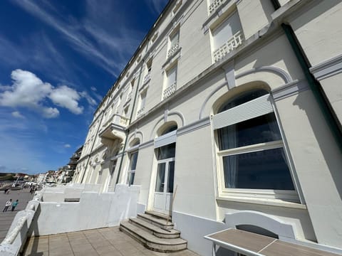 Property building, Balcony/Terrace