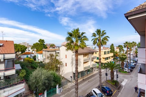 Property building, Neighbourhood, City view