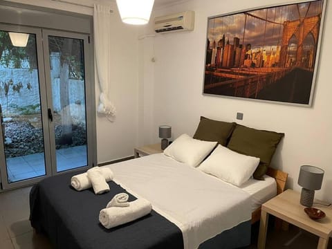 Bed, Photo of the whole room, Bedroom, towels, air conditioner