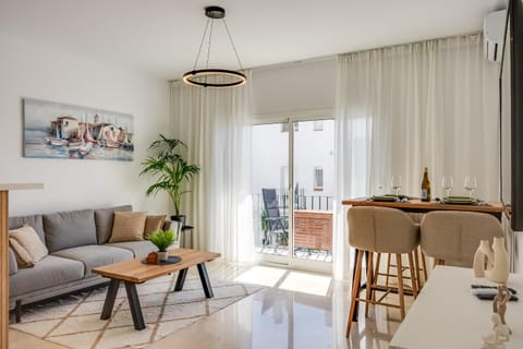 Balcony/Terrace, Living room, Seating area, Dining area, Food, Breakfast, Lunch, Dinner, Drinks, kitchen