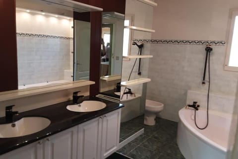 Grand T1 meublé Apartment in Saint-Flour