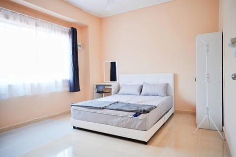 Bed, Photo of the whole room, Bedroom, wardrobe, air conditioner