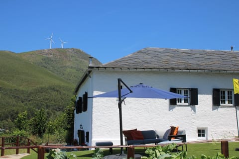 Property building, Garden, View (from property/room), Balcony/Terrace, Mountain view