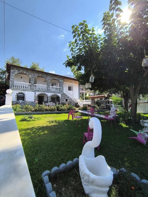 Property building, Spring, Day, Natural landscape, Garden, Garden view