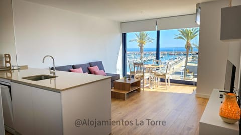 TV and multimedia, Kitchen or kitchenette, Dining area, Sea view, air conditioner
