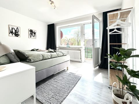 Bed, Balcony/Terrace, Photo of the whole room, Bedroom