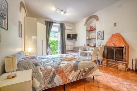 DiegHouse - Monolocale con cortile in corte lombarda vicino al Centro Apartment in Monza