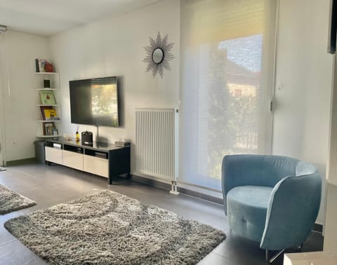 Communal lounge/ TV room, TV and multimedia, Living room