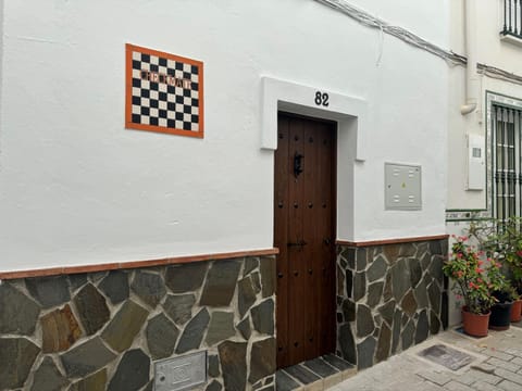 Property building, Facade/entrance, acessibility