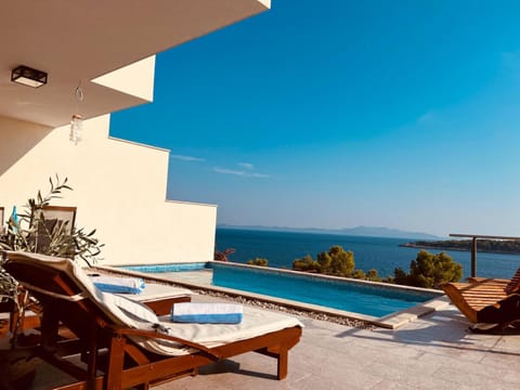 Balcony/Terrace, Sea view, Swimming pool