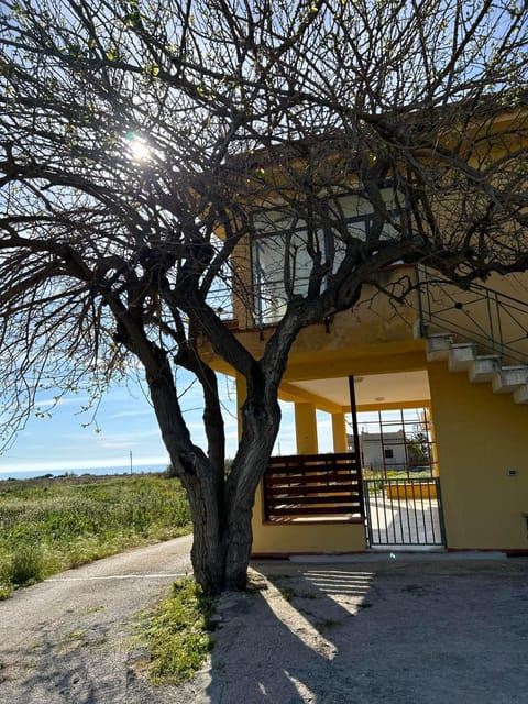Property building, Day, Natural landscape, View (from property/room), Balcony/Terrace