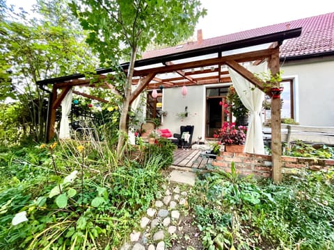 Property building, Patio, Garden