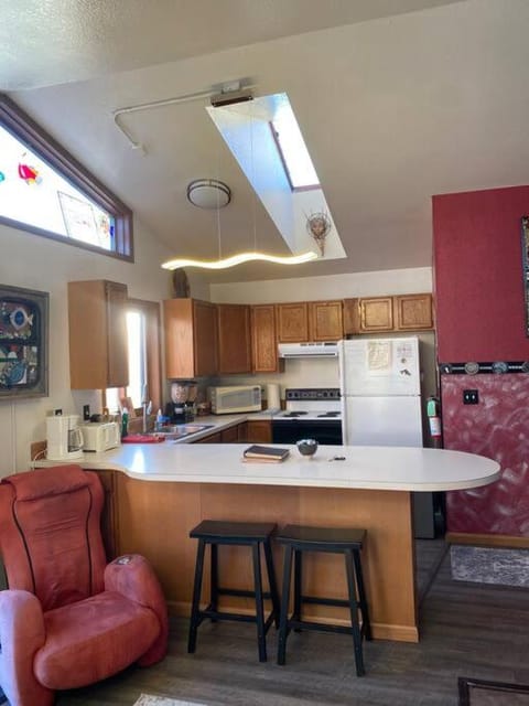 Alaska's Point of View Full Suite Apartment in Seward