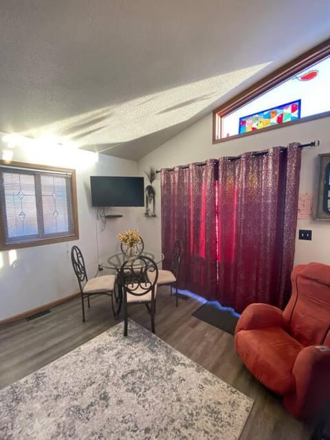 Alaska's Point of View Full Suite Apartment in Seward