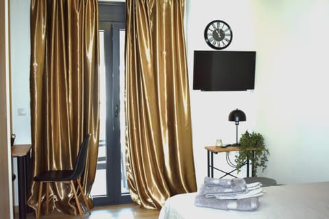 Bed, TV and multimedia, Balcony/Terrace, Evening entertainment, Bedroom, heating, internet, minibar, towels, air conditioner