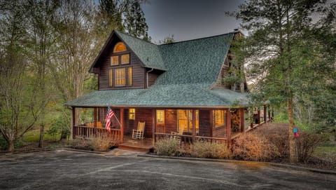 Lake Cove Oasis House in Blue Ridge Lake