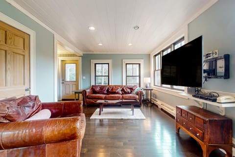 Make for the Mountains House in Wallingford