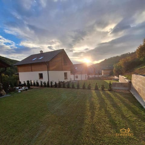 Property building, Day, Neighbourhood, Natural landscape, Garden, Garden view, Mountain view, Area and facilities, Entertainment, Location, Sunrise, Sunset