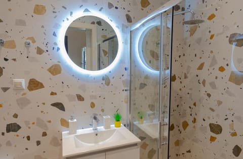 DayDin Apartments - Day Kastoria Apartment in North Macedonia