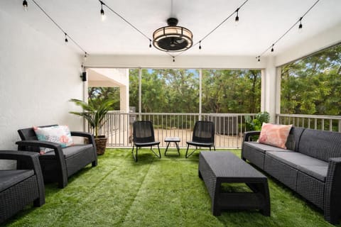 Patio, Balcony/Terrace, Seating area, Garden view