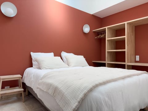 Bed, Photo of the whole room, Bedroom